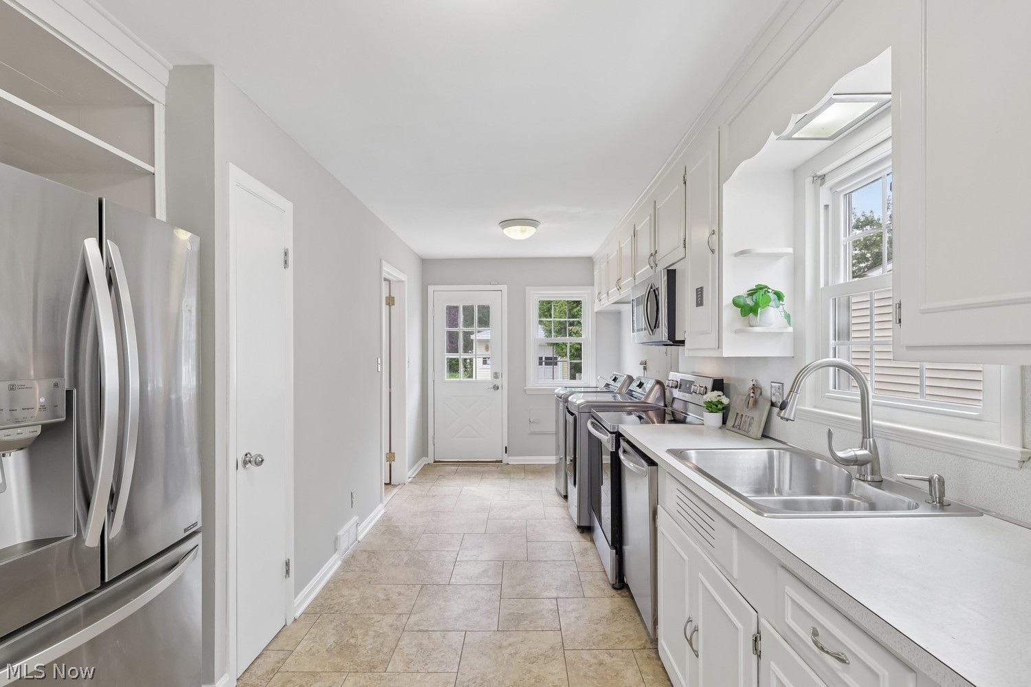 26815 E Oviatt Road Bay Village OH 44140