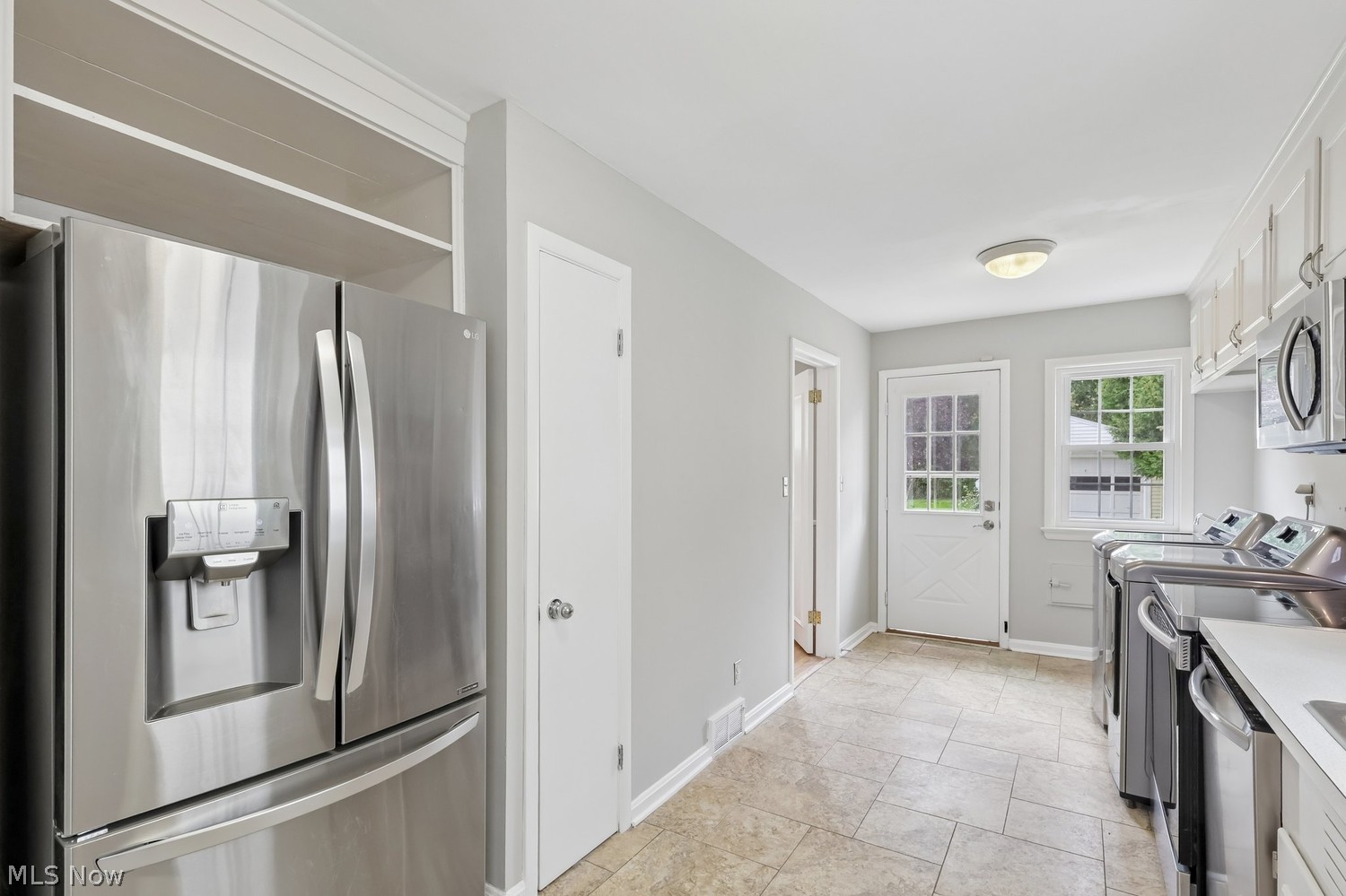 26815 E Oviatt Road Bay Village OH 44140