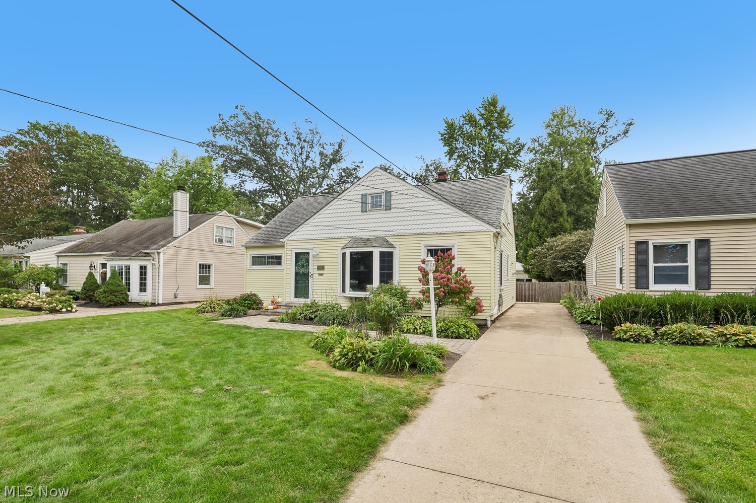 26815 E Oviatt Road Bay Village OH 44140