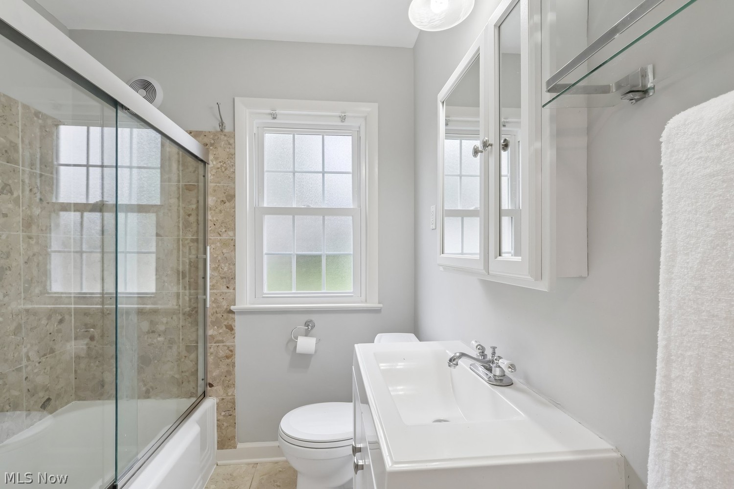 26815 E Oviatt Road Bay Village OH 44140