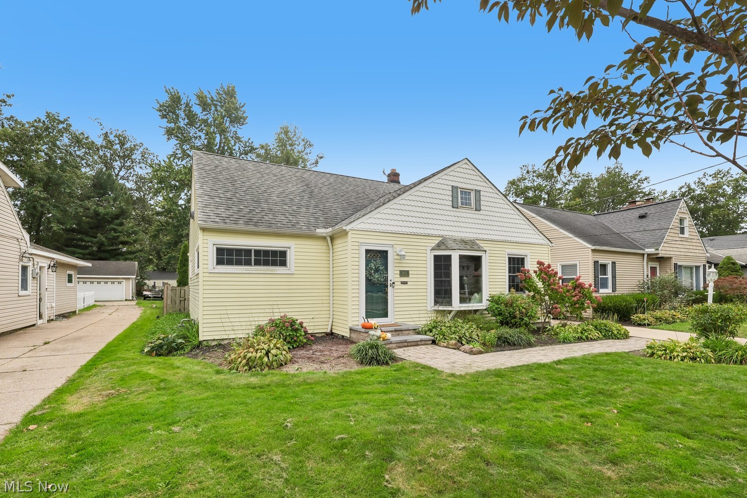 26815 E Oviatt Road Bay Village OH 44140