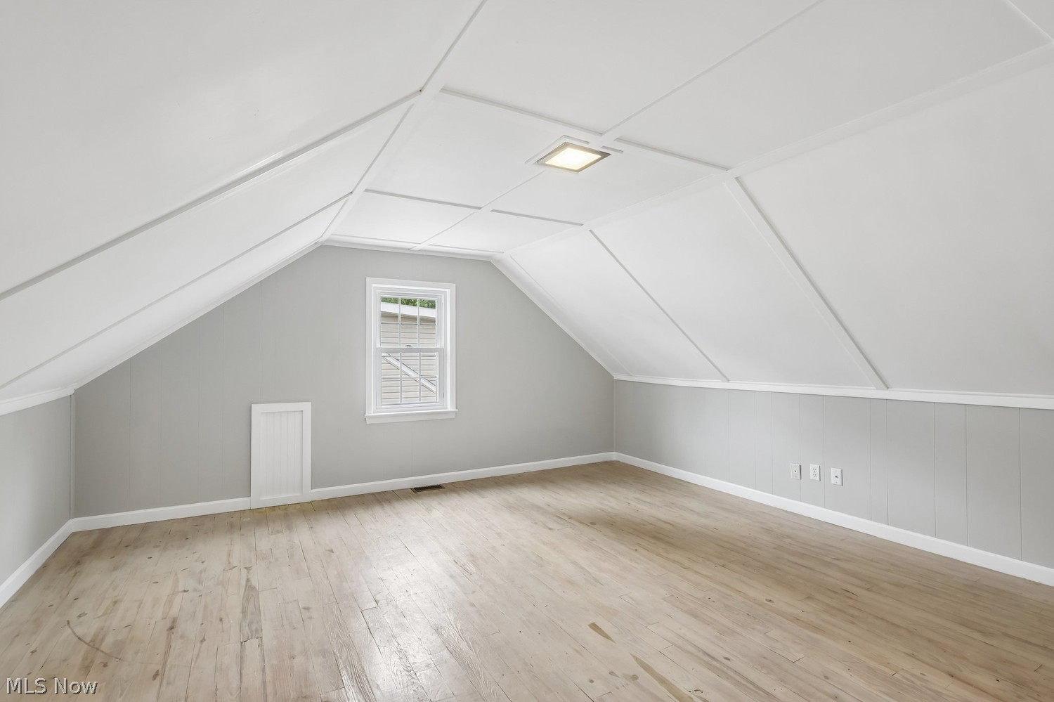 26815 E Oviatt Road Bay Village OH 44140