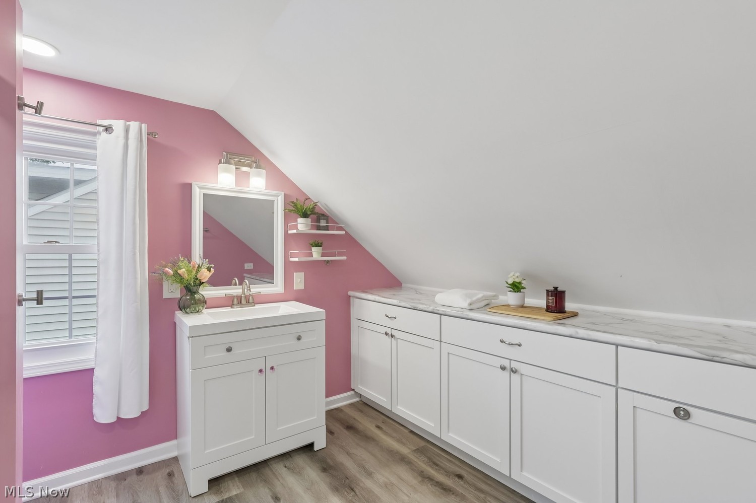 26815 E Oviatt Road Bay Village OH 44140