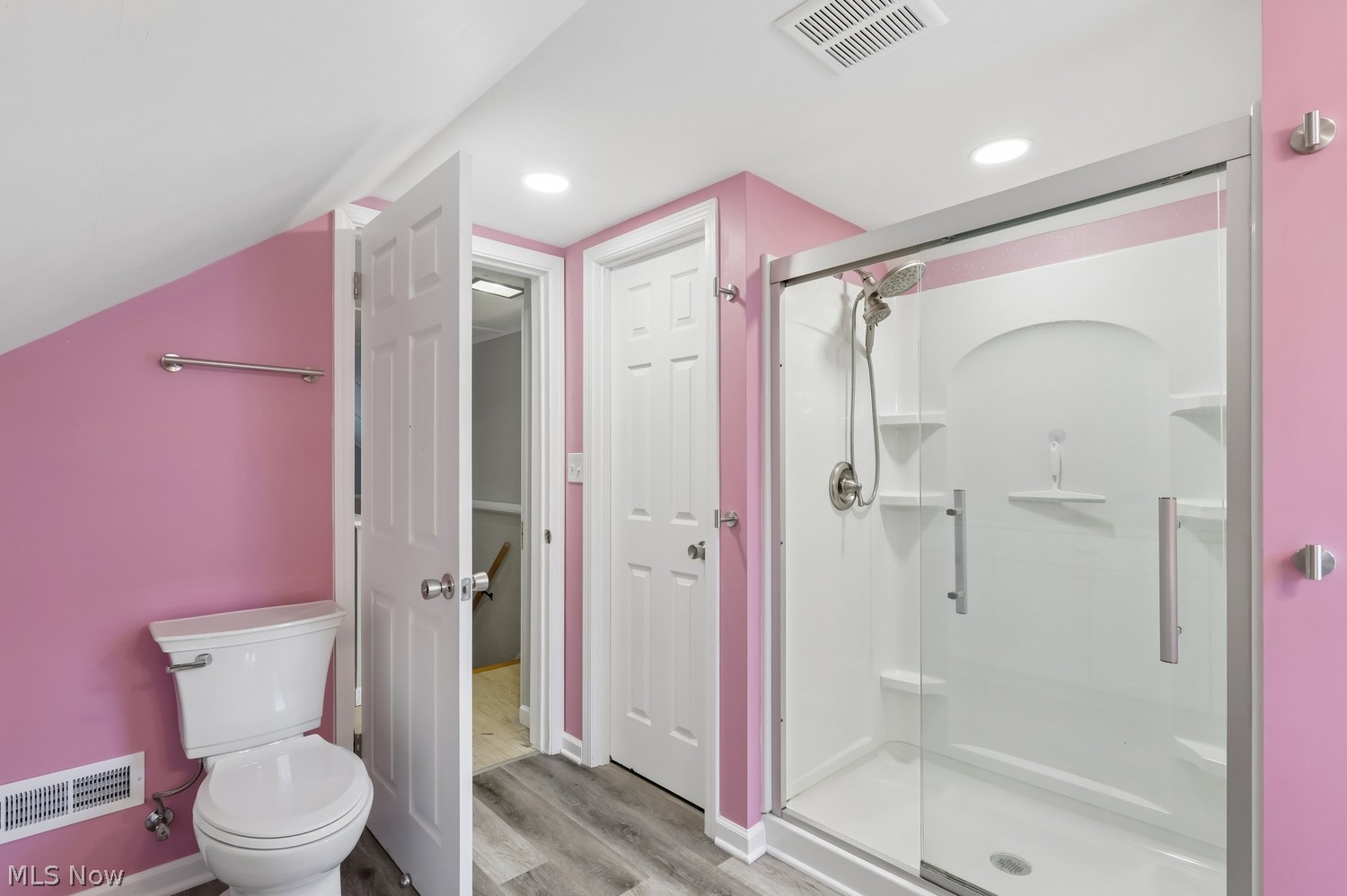 26815 E Oviatt Road Bay Village OH 44140