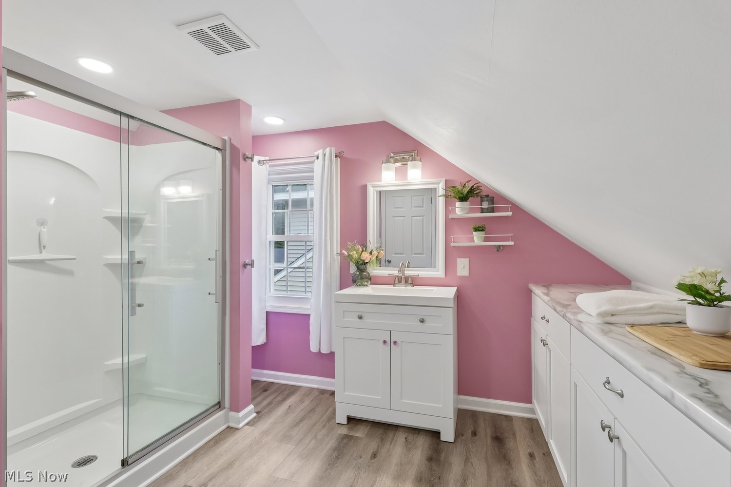 26815 E Oviatt Road Bay Village OH 44140