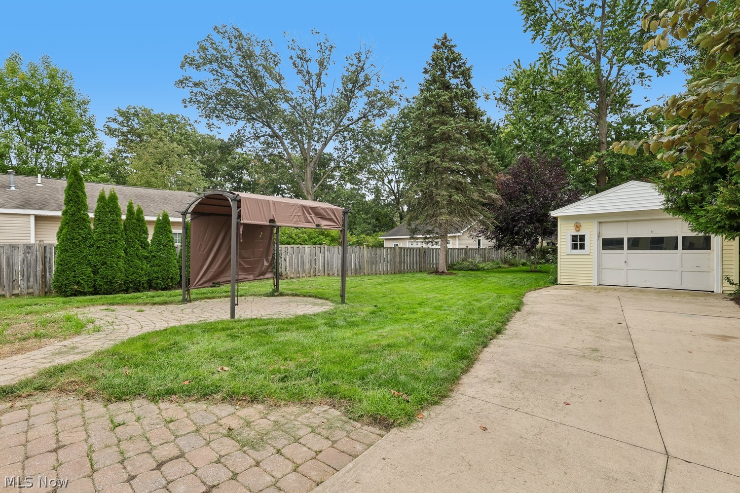 26815 E Oviatt Road Bay Village OH 44140