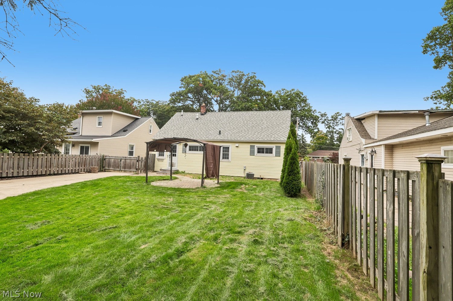 26815 E Oviatt Road Bay Village OH 44140