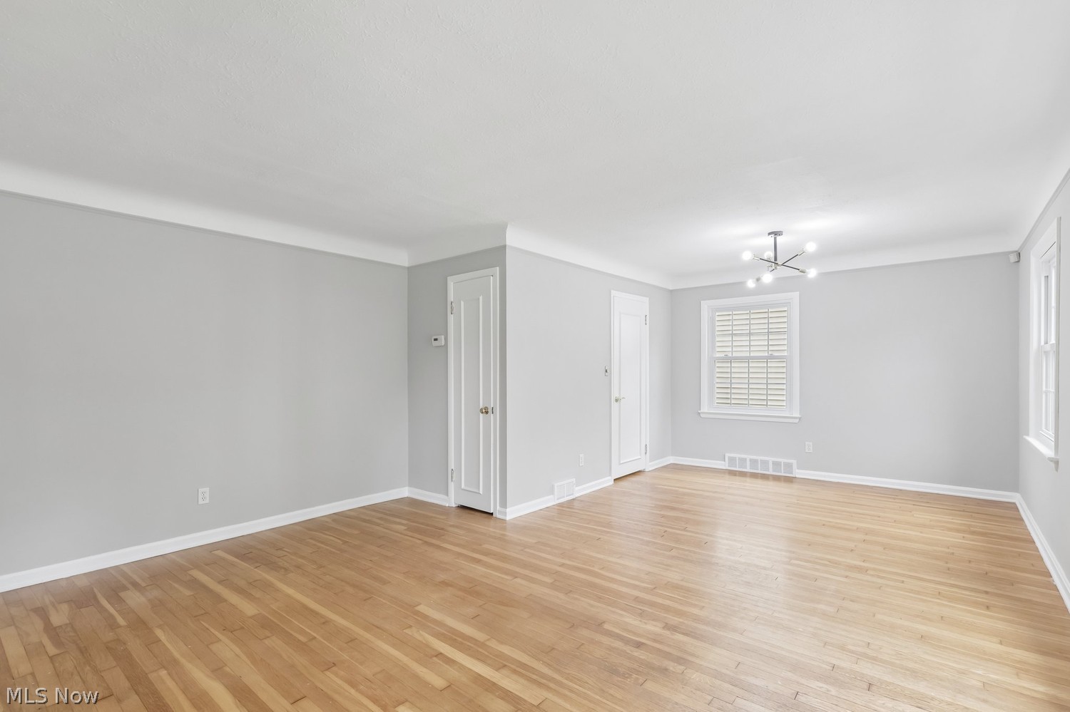 26815 E Oviatt Road Bay Village OH 44140
