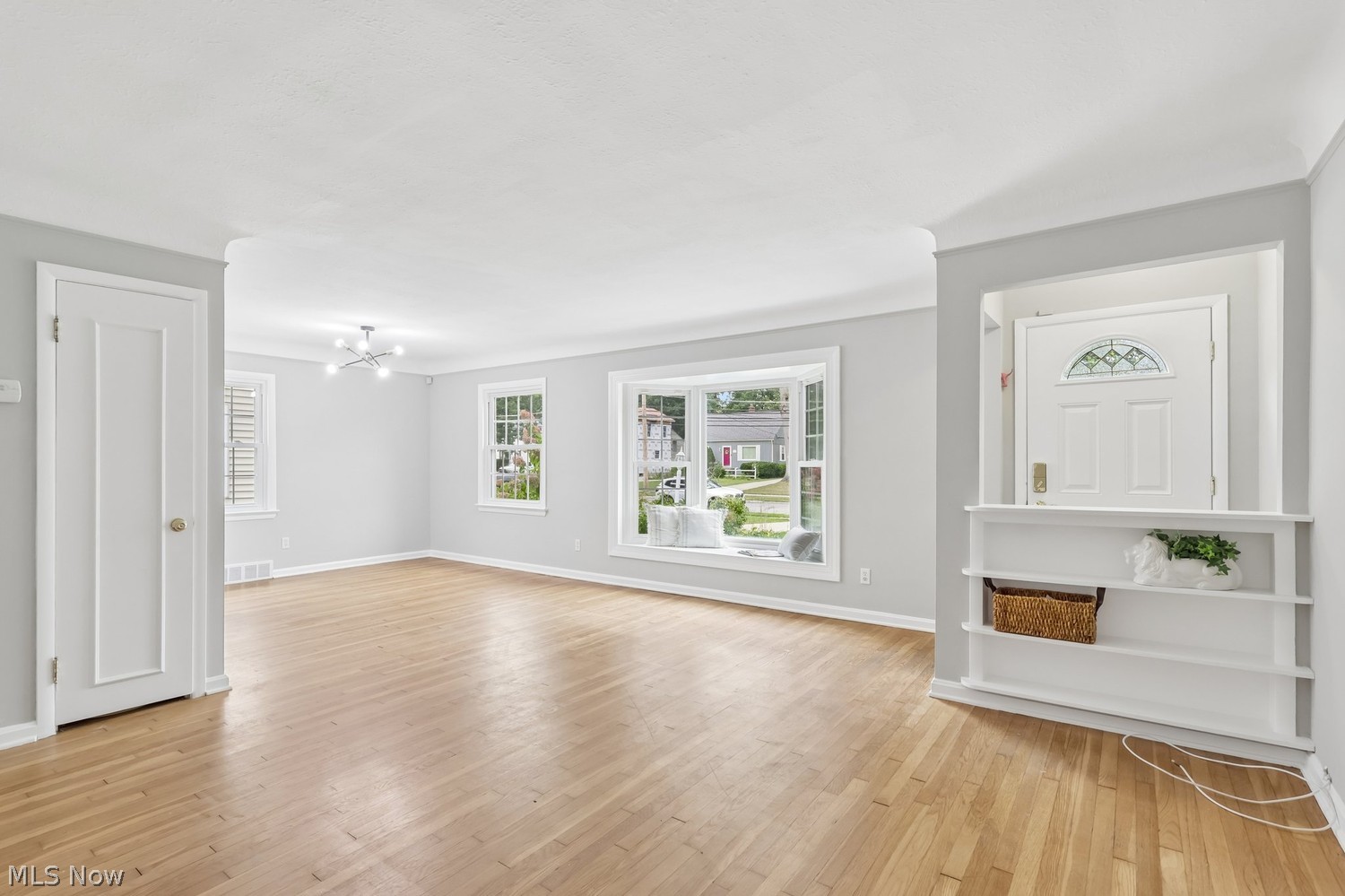 26815 E Oviatt Road Bay Village OH 44140