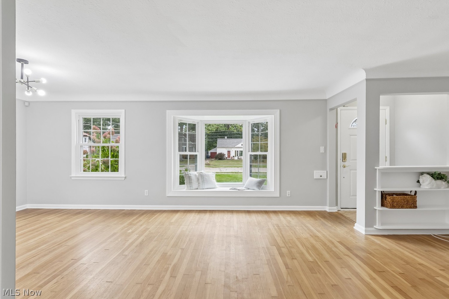 26815 E Oviatt Road Bay Village OH 44140