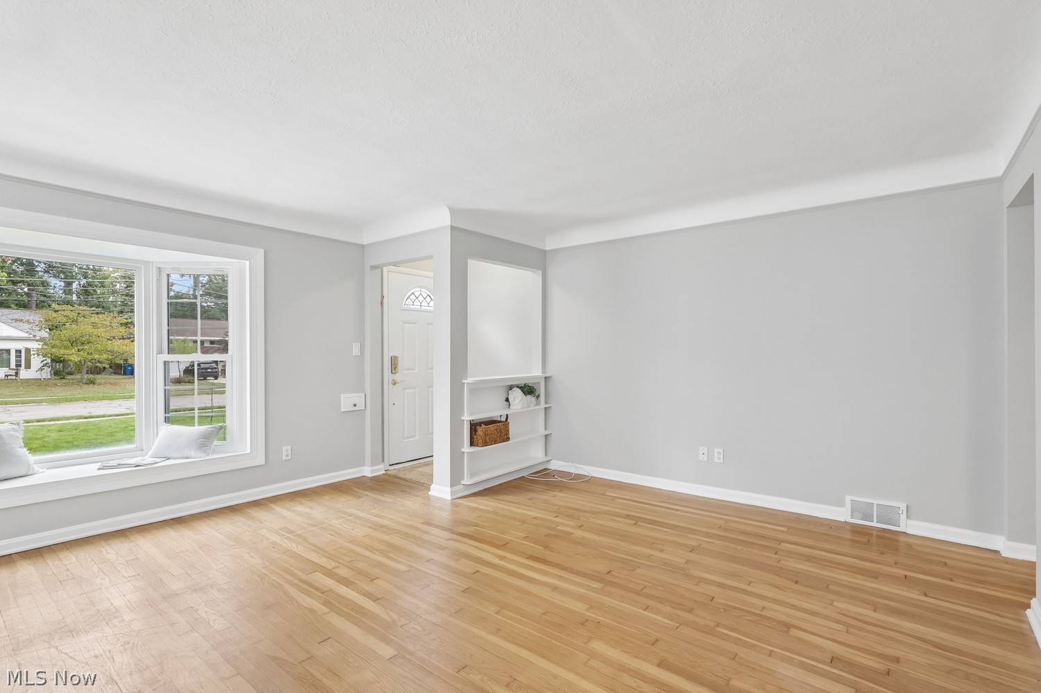 26815 E Oviatt Road Bay Village OH 44140