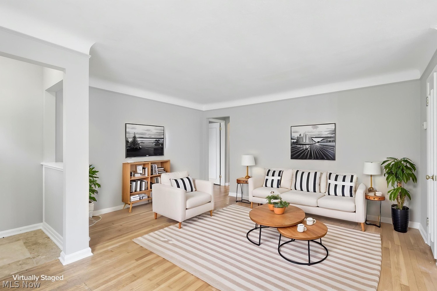 26815 E Oviatt Road Bay Village OH 44140