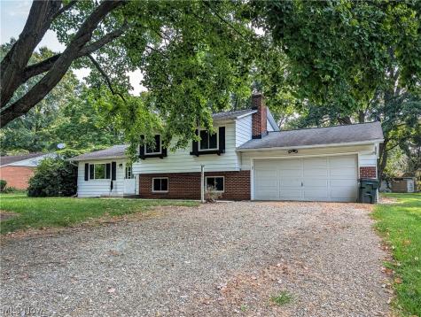 8636 Camelot Avenue NW Canal Fulton OH 44614