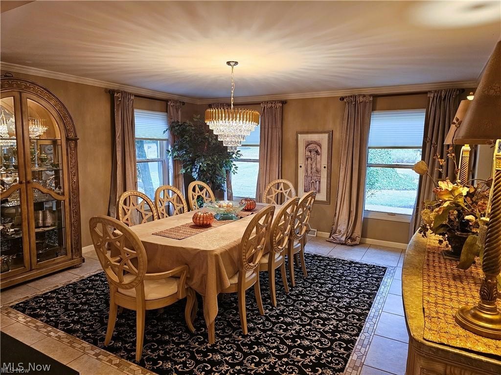 636 Shadowood Lane SE Warren OH 44484