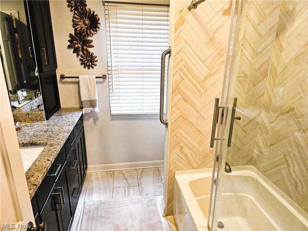 636 Shadowood Lane SE Warren OH 44484