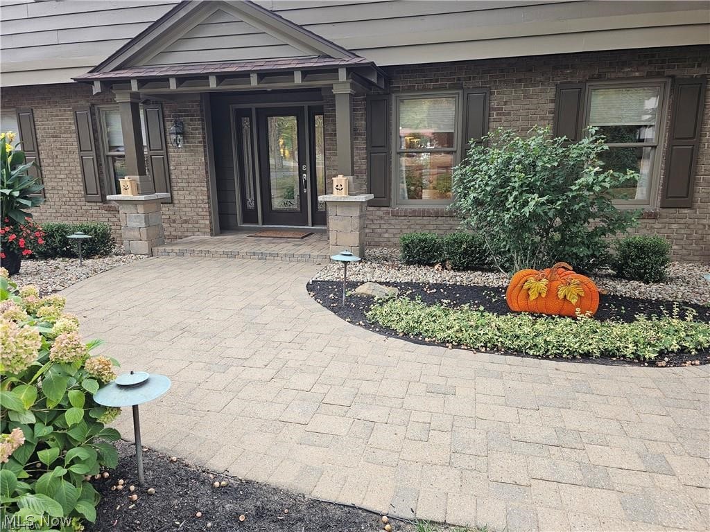 636 Shadowood Lane SE Warren OH 44484