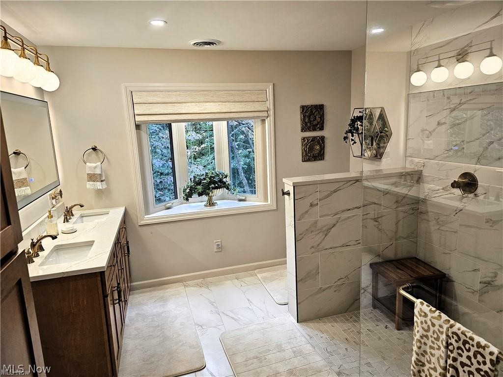 636 Shadowood Lane SE Warren OH 44484