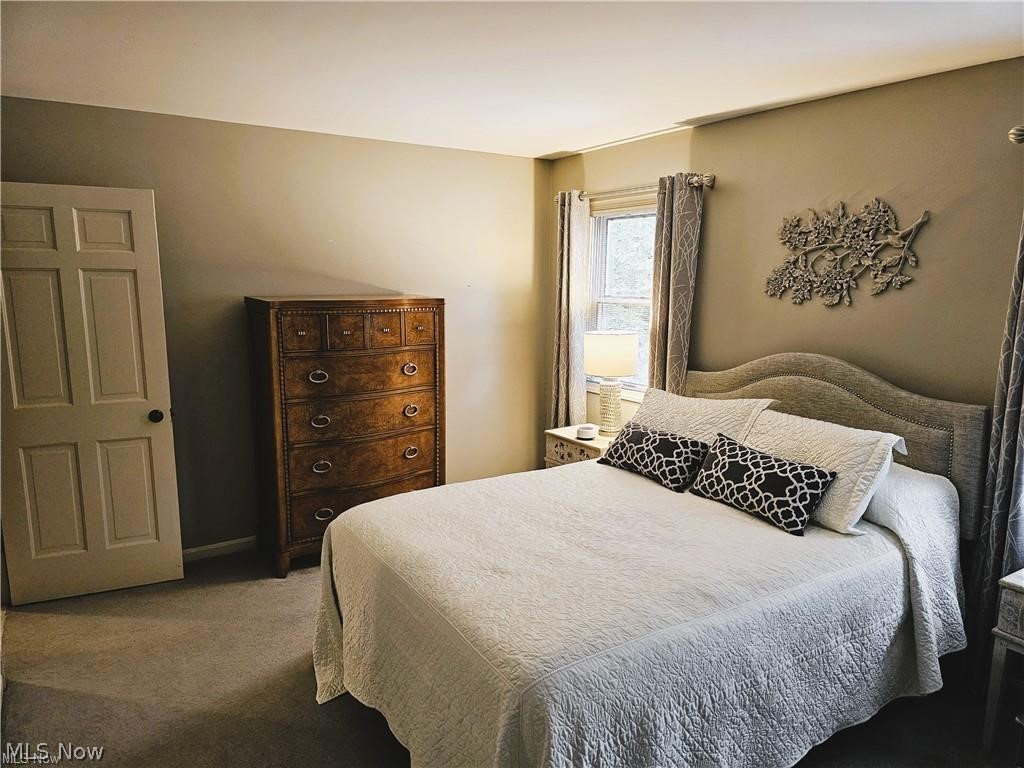 636 Shadowood Lane SE Warren OH 44484