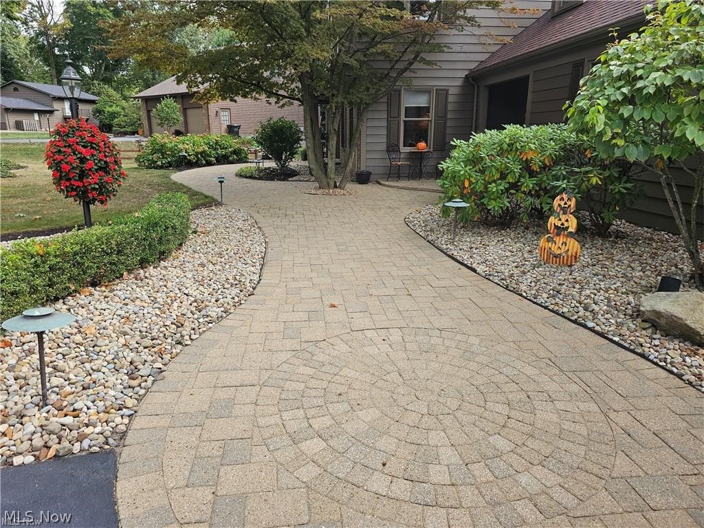636 Shadowood Lane SE Warren OH 44484