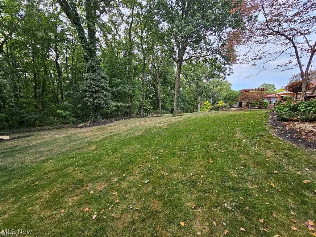 636 Shadowood Lane SE Warren OH 44484