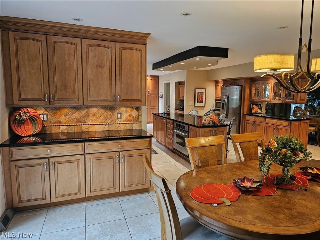 636 Shadowood Lane SE Warren OH 44484