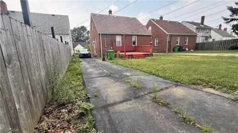 4643 E 90th Street Garfield Heights OH 44125