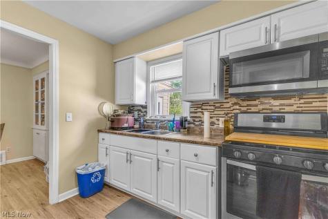 7620 Ivandale Drive Parma OH 44129