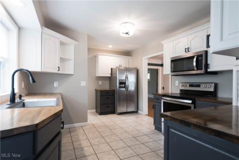 7003 Brecksville Road Independence OH 44131