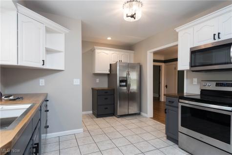 7003 Brecksville Road Independence OH 44131