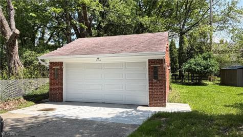 24420 Glenbrook Boulevard Euclid OH 44117