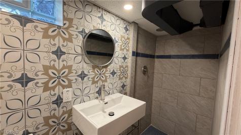 24420 Glenbrook Boulevard Euclid OH 44117