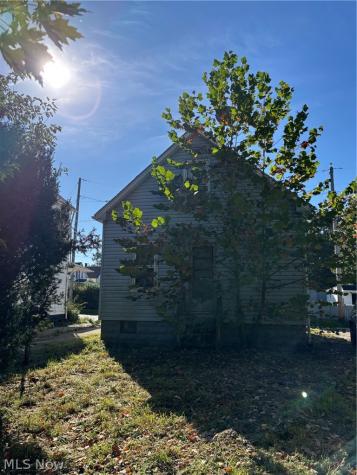 5715 Hege Avenue Cleveland OH 44105