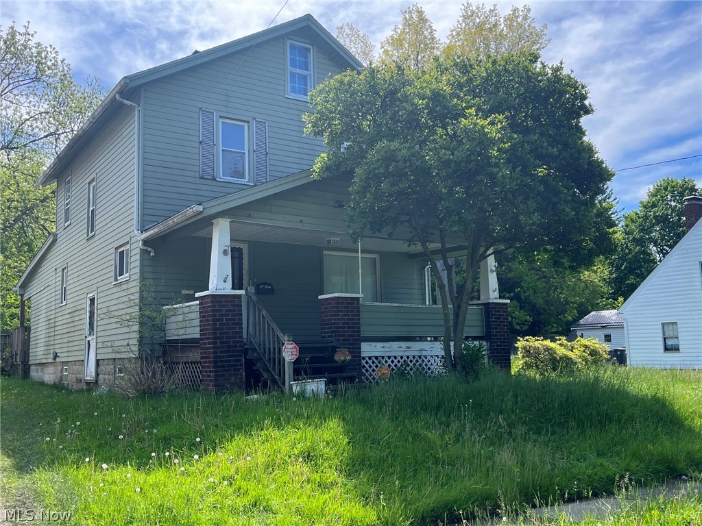 304 Lowell Avenue NE Warren OH 44483