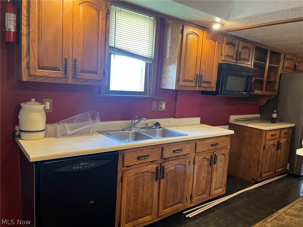304 Lowell Avenue NE Warren OH 44483