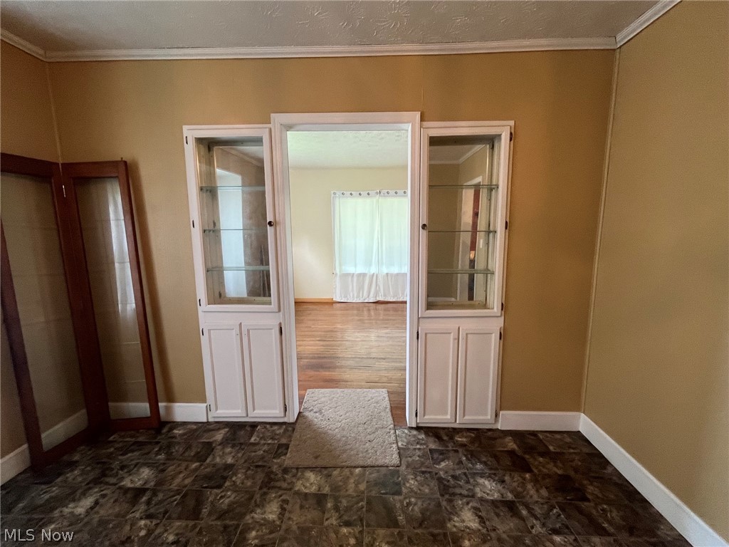 304 Lowell Avenue NE Warren OH 44483