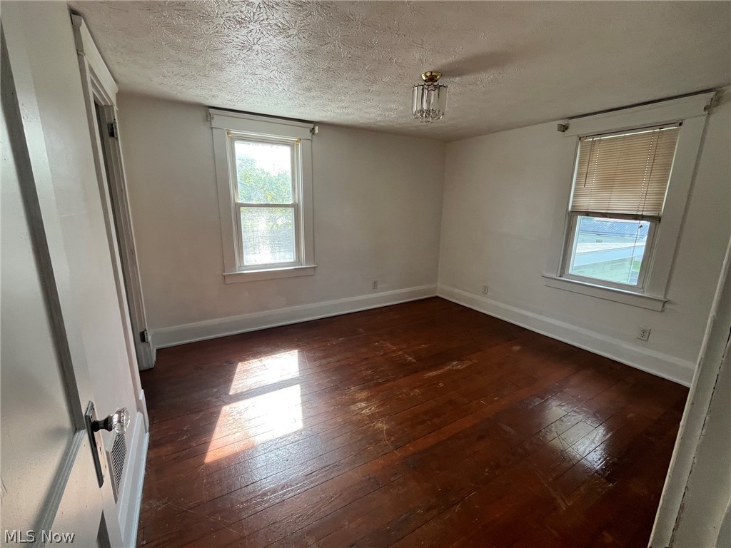 304 Lowell Avenue NE Warren OH 44483