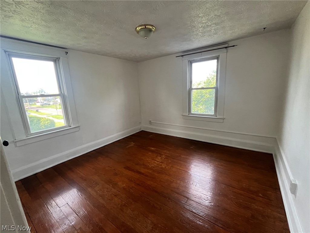 304 Lowell Avenue NE Warren OH 44483
