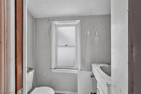 304 E 248th Street Euclid OH 44123