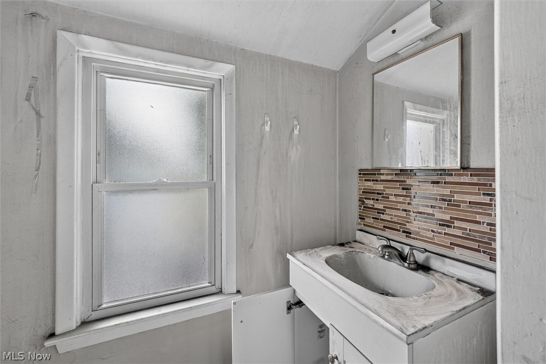 304 E 248th Street Euclid OH 44123