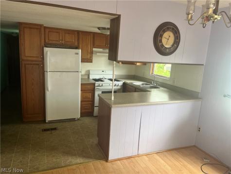 1246 Pasadena Boulevard NW North Canton OH 44720