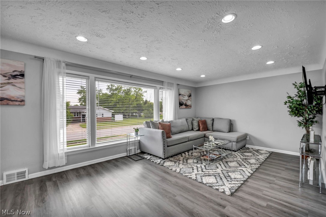 23733 Shurmer Drive Warrensville Heights OH 44128
