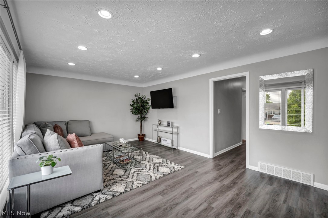 23733 Shurmer Drive Warrensville Heights OH 44128