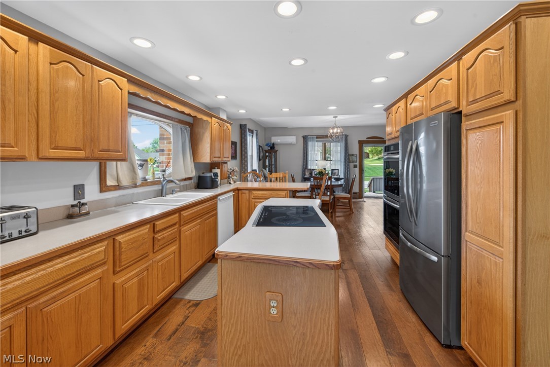 1933 W High Street Orrville OH 44667