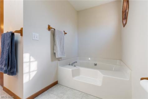 3746 Wickham Street NW Uniontown OH 44685