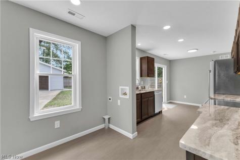 33910 Jennison Street Eastlake OH 44095