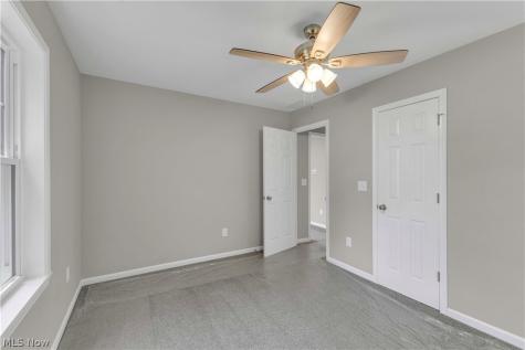 33910 Jennison Street Eastlake OH 44095