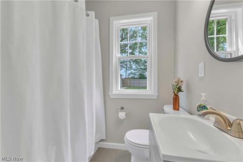 33910 Jennison Street Eastlake OH 44095