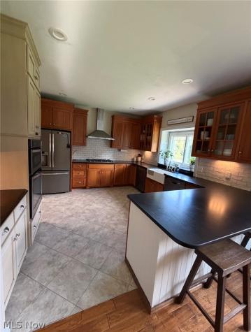 2976 Greenleaf Road Akron OH 44312