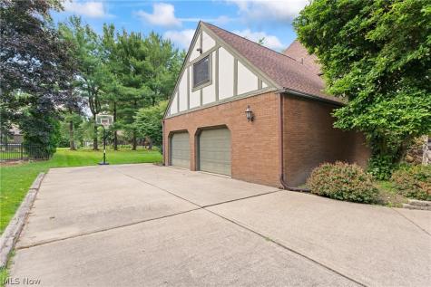 7739 Starcliff Avenue NW North Canton OH 44720