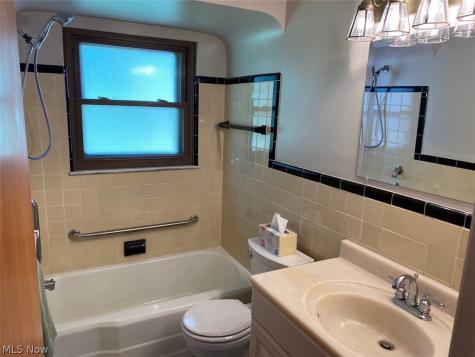 6430 Columbia Road Olmsted Falls OH 44138